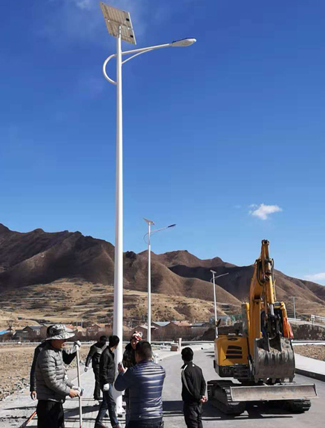 甘南碌曲10米甘州太阳能路灯项目